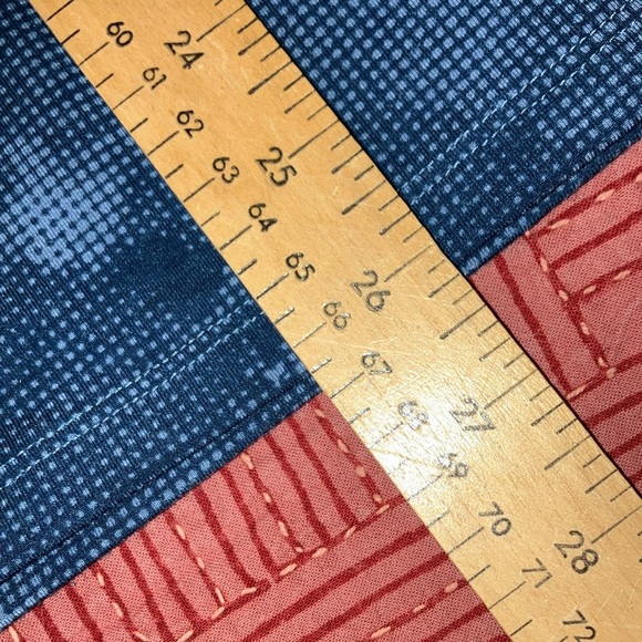 Heatgear Under Armour Black and Blue Tank Top - Picture 11 of 11